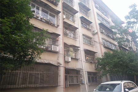 阳光花园A区夏庄学区房中层精装楼房一套出售